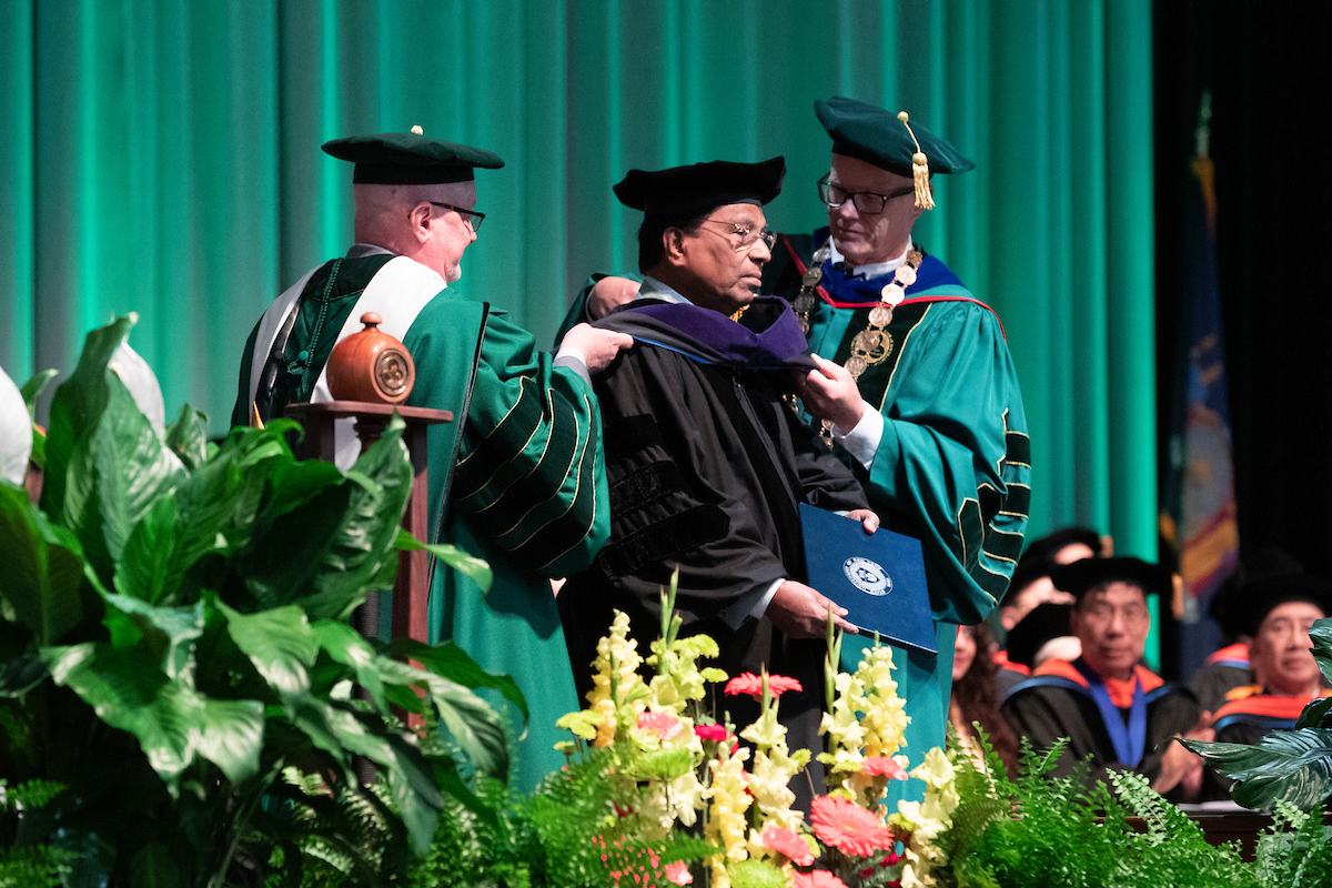 Govindasamy Viswanathan, founder and chancellor of the Vellore Institute of Technology (VIT) in India, received a State University of New York (SUNY) honorary Doctor of Laws degree during the ceremony.