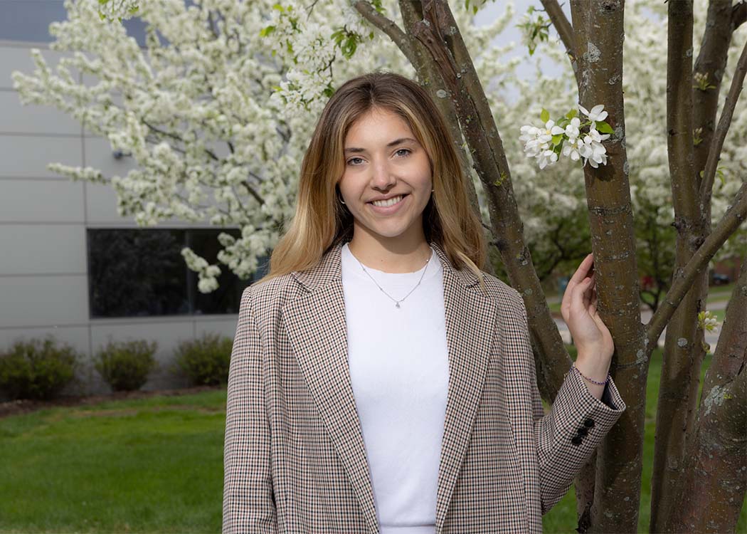 Abigail Sneddon '23 graduated from Binghamton University's School of Management with a degree in business administration, with a concentration in finance.