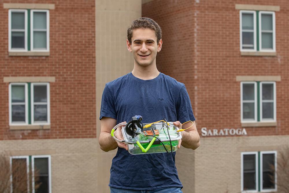 Student builds ventilator prototype in his res hall room over a weekend Using Walmart Parts 