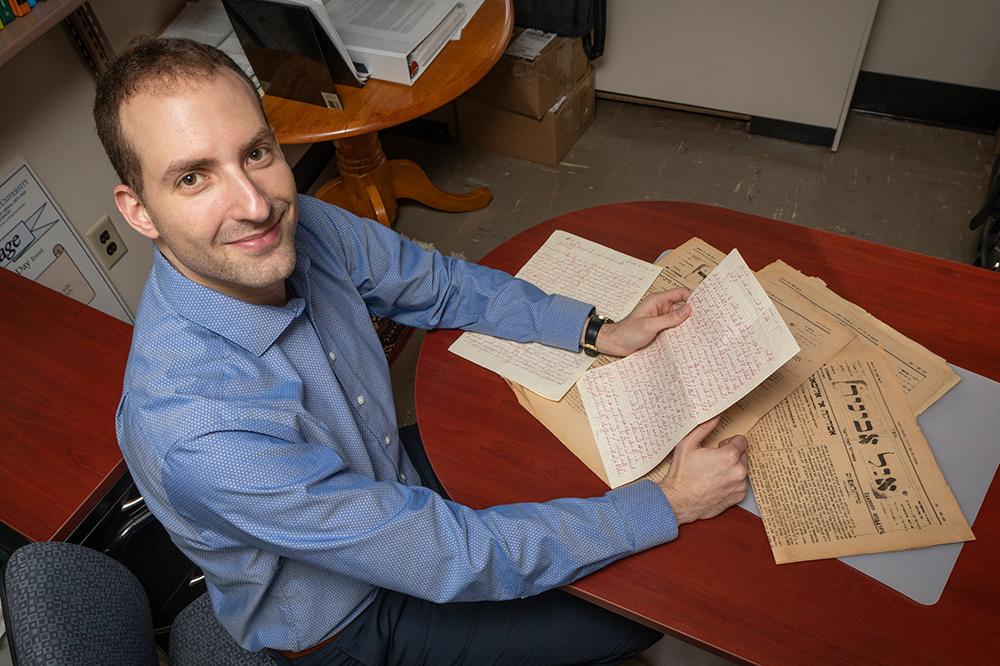 Faculty works to preserve endangered Ladino language 